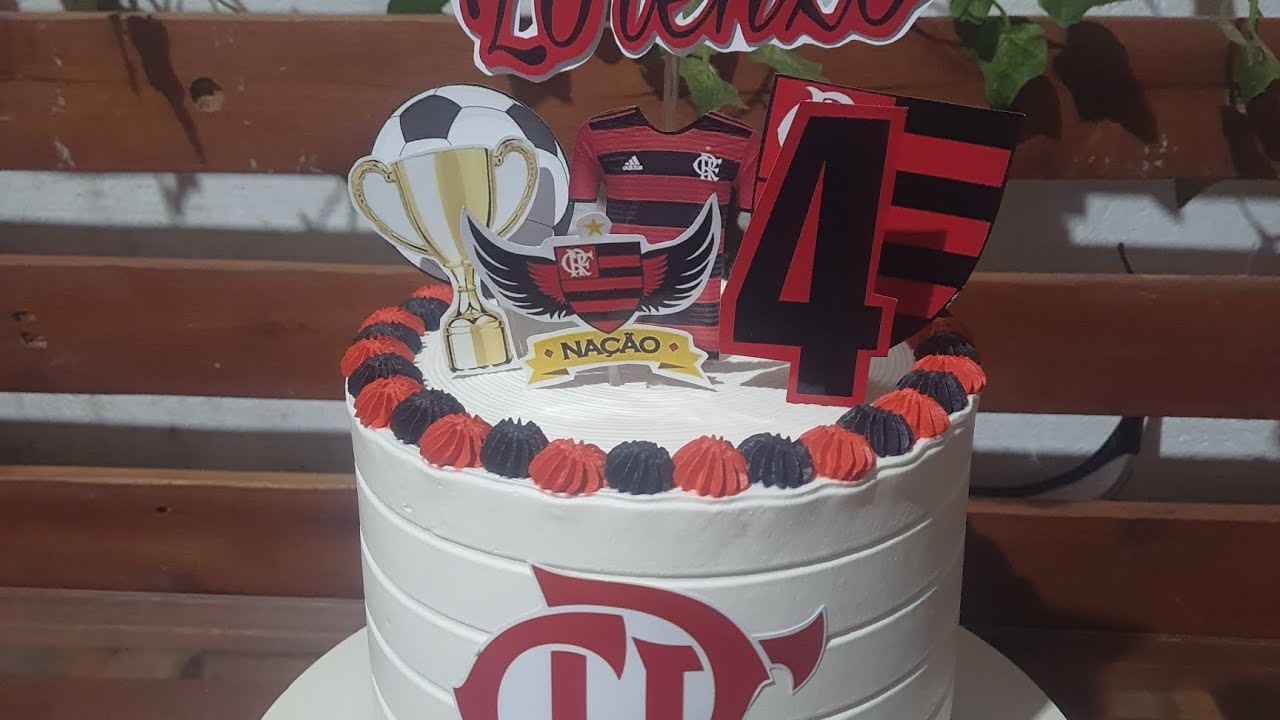 Trabalhando na cozinha da minha casa. 