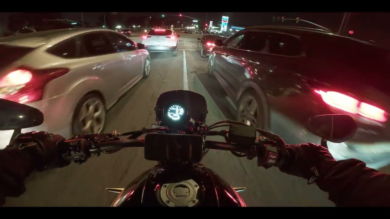 Late Night Food Run | XSR700 Akrapovic Exhaust | Pure Sound
