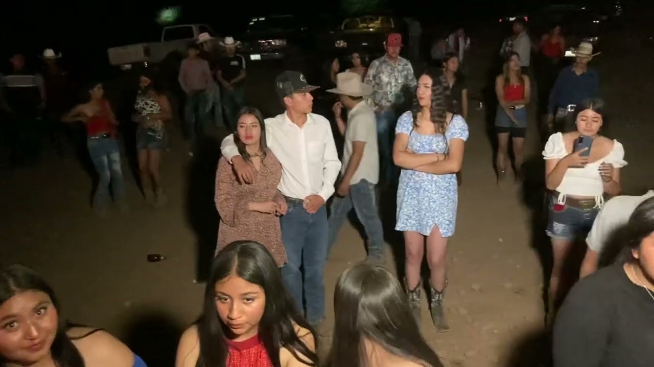Conjunto NUBE fans Poniendo el Ambiente en los Xv Años de 💐Nadia Alexandra💐Desde Sain Bajo