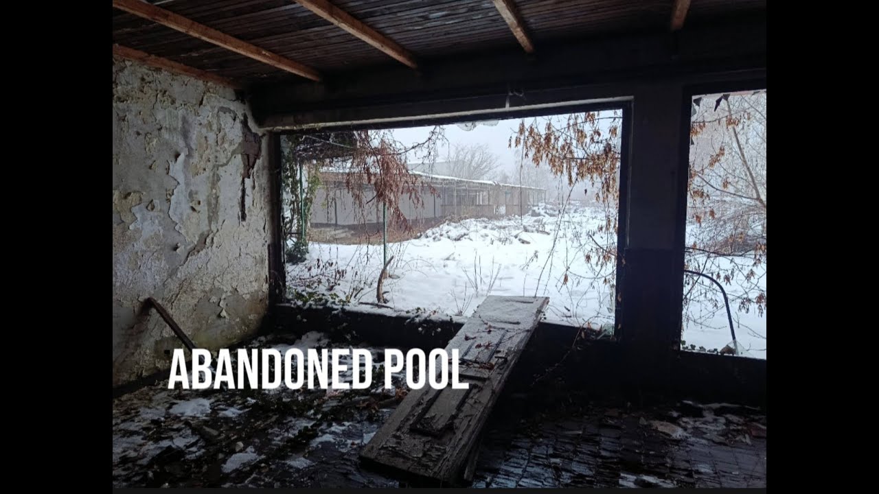 Exploring an abandoned pool that was left to rot 20 years ago