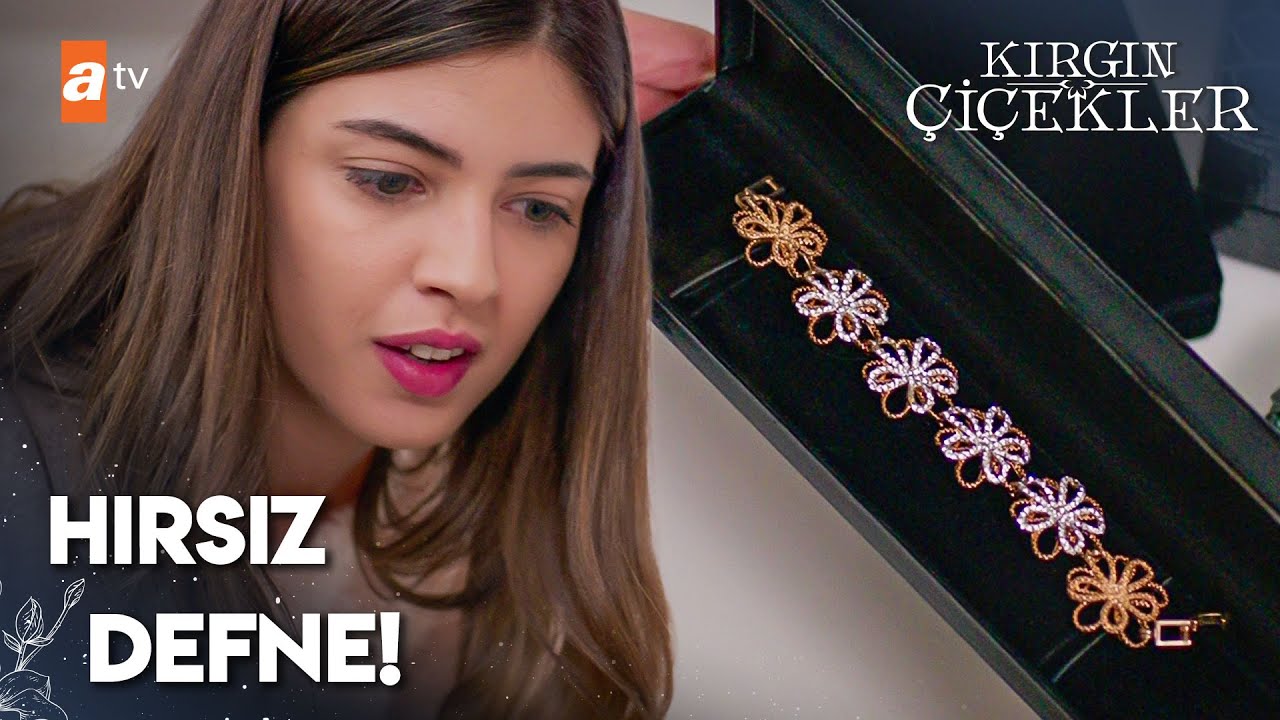 Defne annesinin takılarını çalıyor! | Kırgın Çiçekler