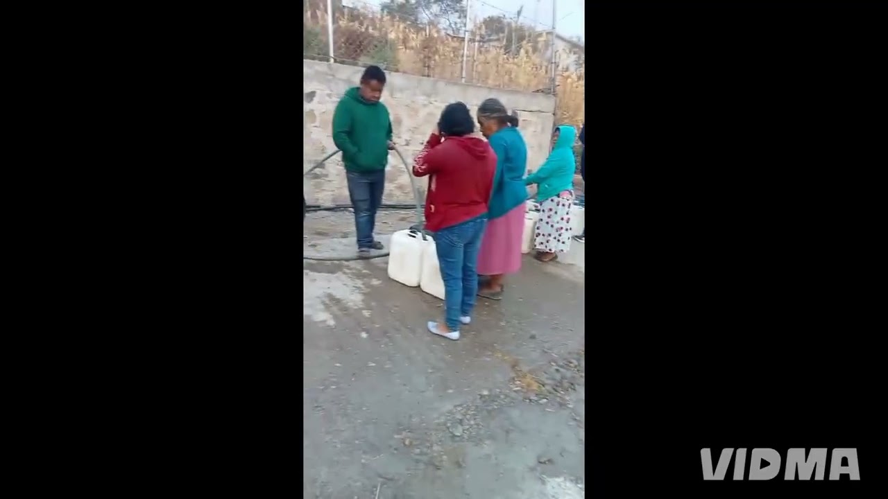 Desde muy temprano empieza la señora de Guadalupe Nogales municipio de San Francisco tlapancingo Oax
