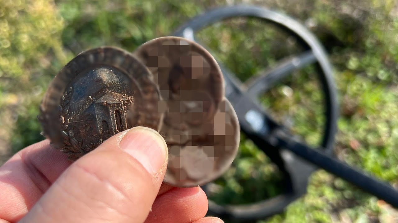 3.Reich-Abzeichen auf dem Acker gefunden! Schatzsuche mit dem Metalldetektor. In 4k