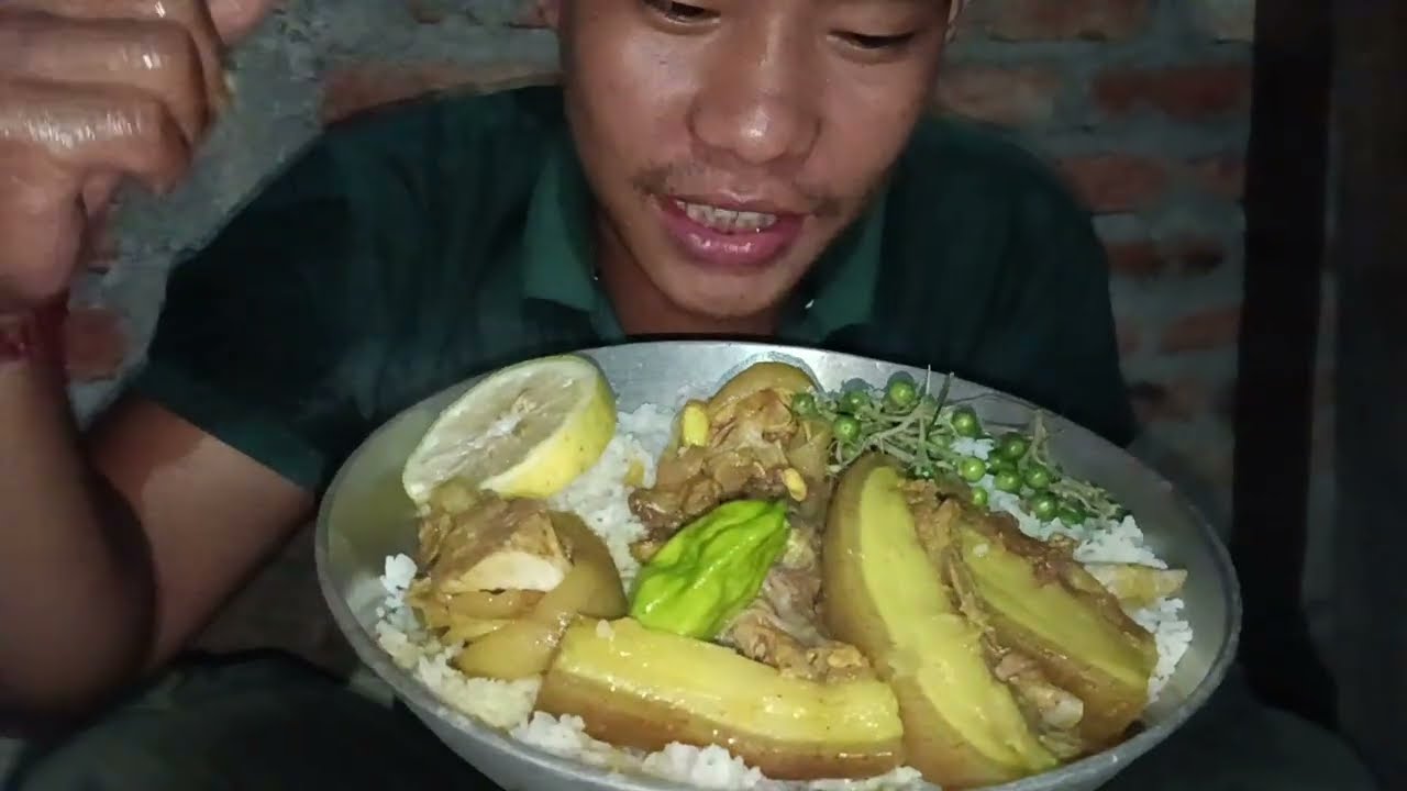 Mukbang 🤤 pork belly 🥩 with King chilli 🥵🌶️ very delicious 🤤#mukbang 