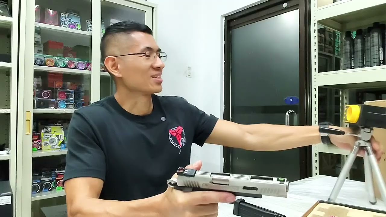 Testing a WE Hicapa T-Rex Silver Airsoft Gas Blowback Pistol