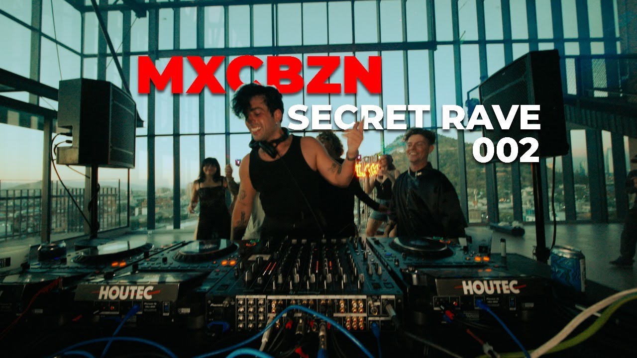 MXCBZN - Secret Rave 002 @ Santiago Sky | Hypnotic & Groove Techno Mix [4K DJ Set]