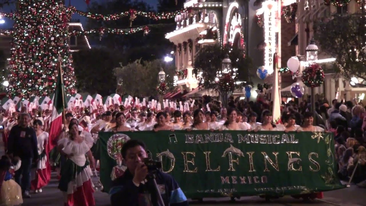 Banda Musical Delfines - Xalapa, Veracruz, México - Disneyland 2010