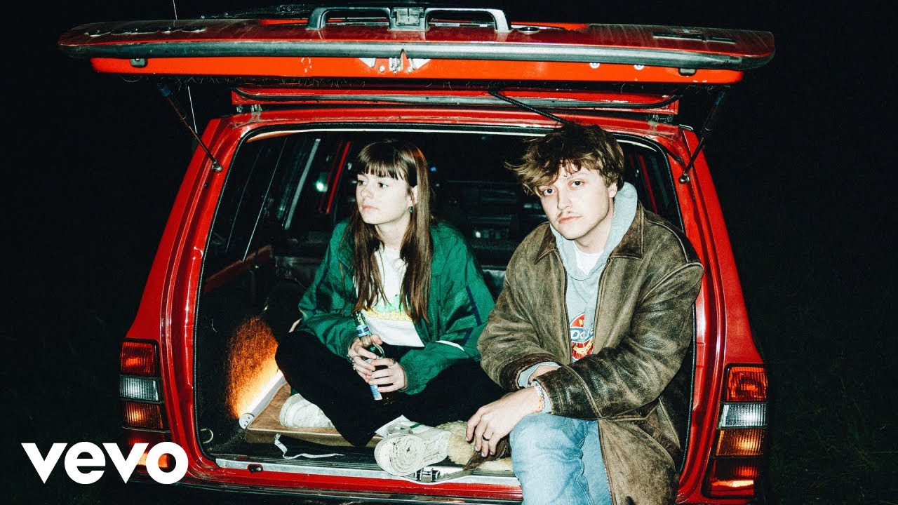 Lena&Linus - Gr&uuml;ne Nikes (Official Video)