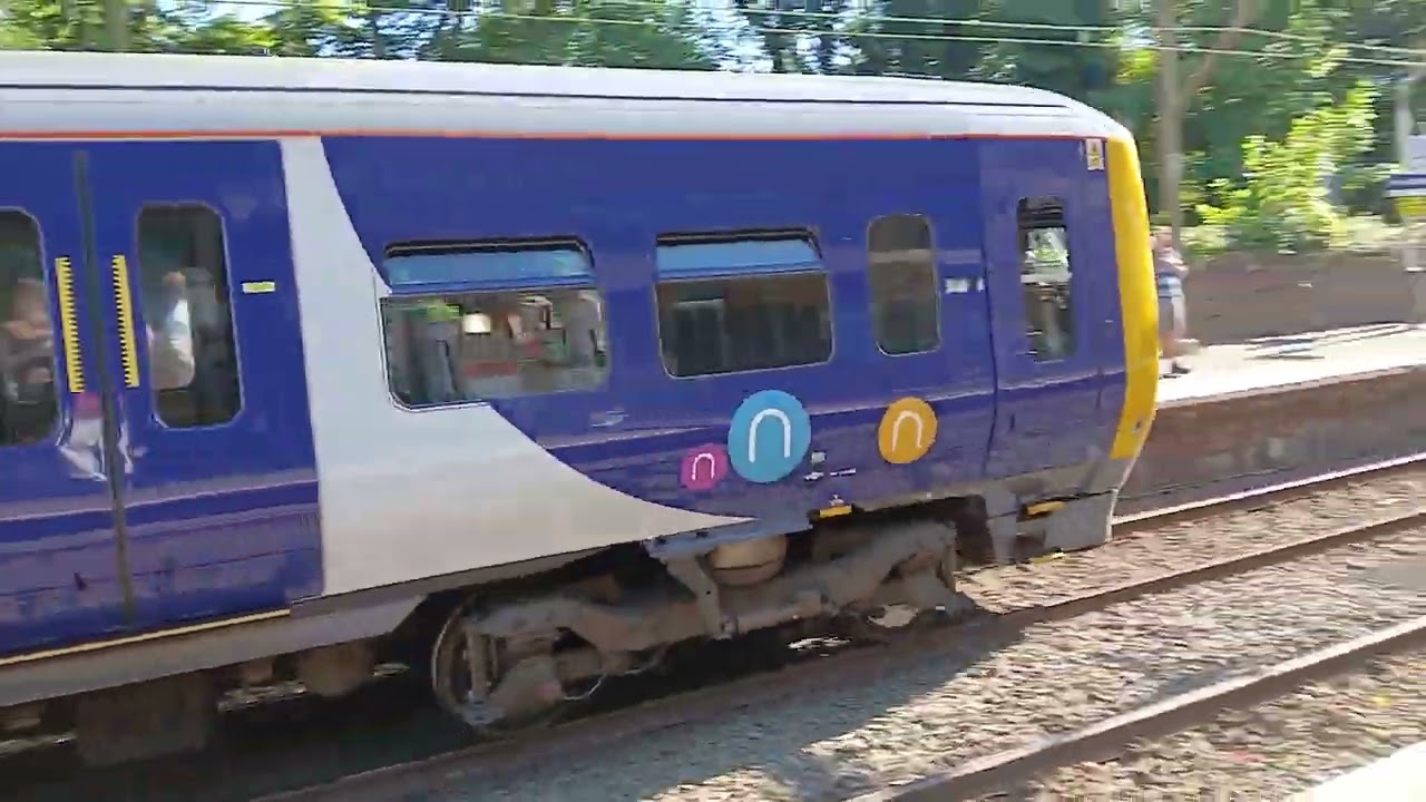 Class 323 Departing Broadbottom