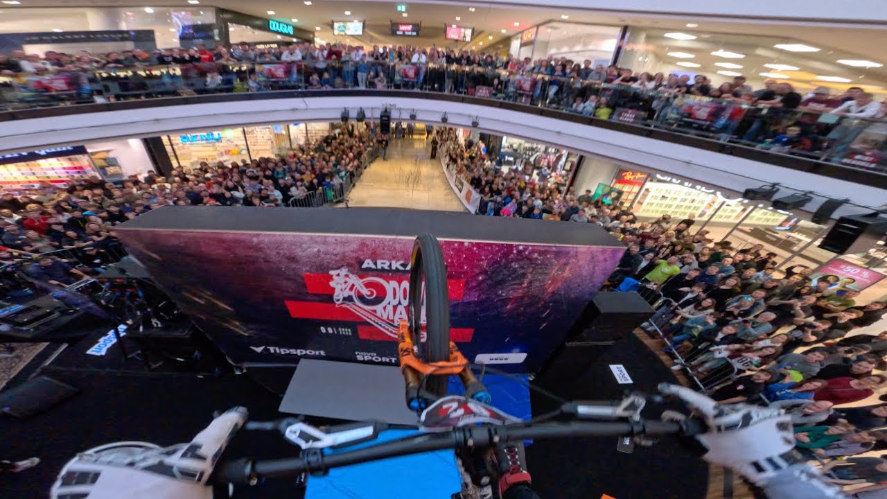 Racing im Einkaufszentrum! | DOWNMALL PRAG 2025