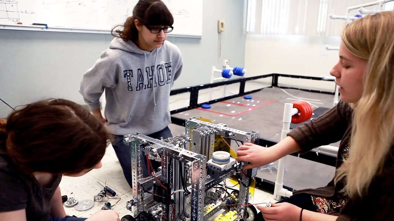 How Building Robots Captivates Kids' Imaginations: Is School Enough?