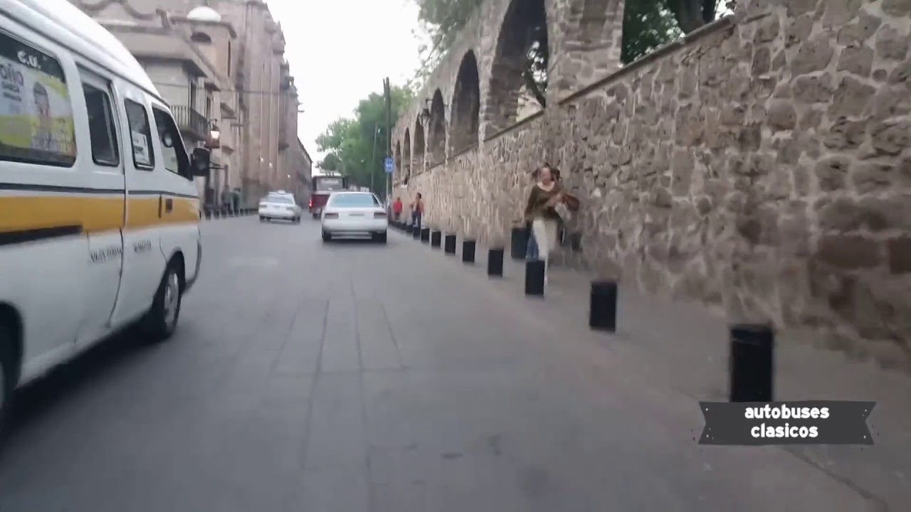 SIGUIENDO EL AUTOB&Uacute;S DINA PRECIDENCIALES
