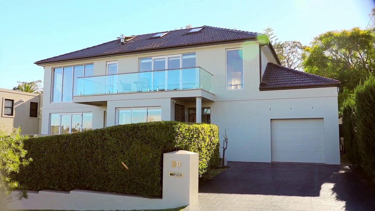 Longueville, 39 Lucretia Avenue