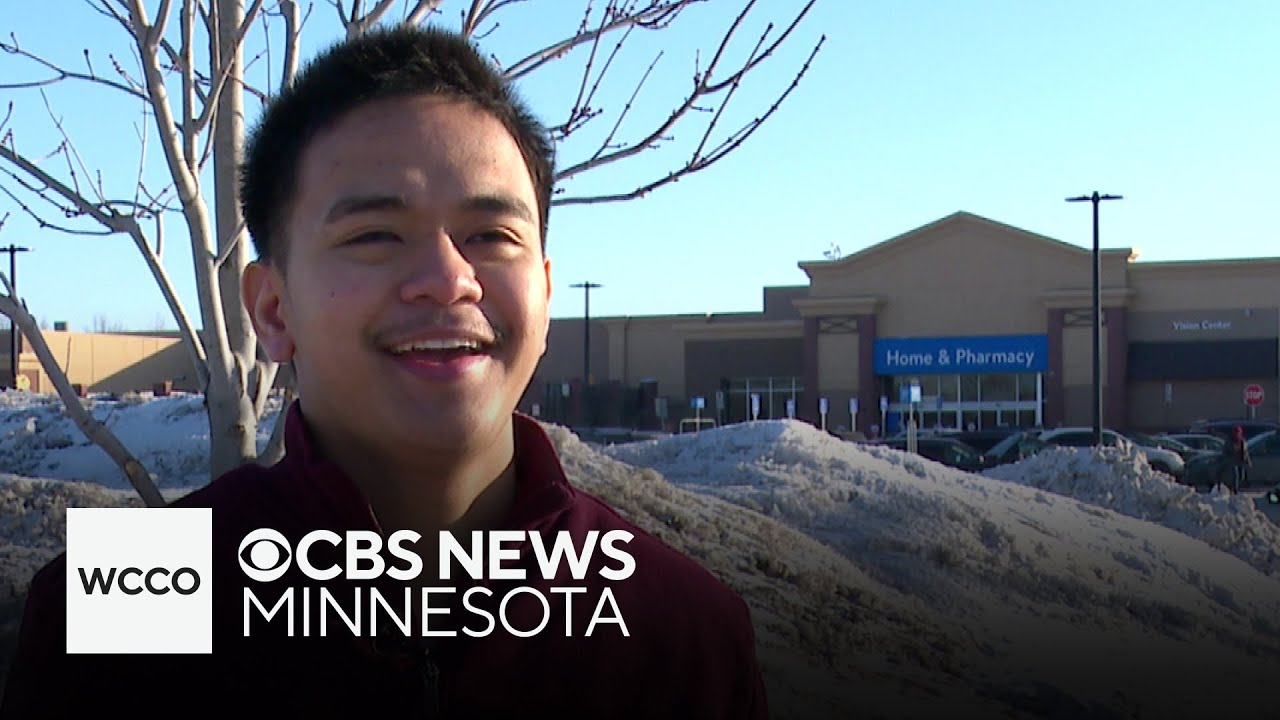 Walmart shopper spots teen cashier step up to help elderly woman