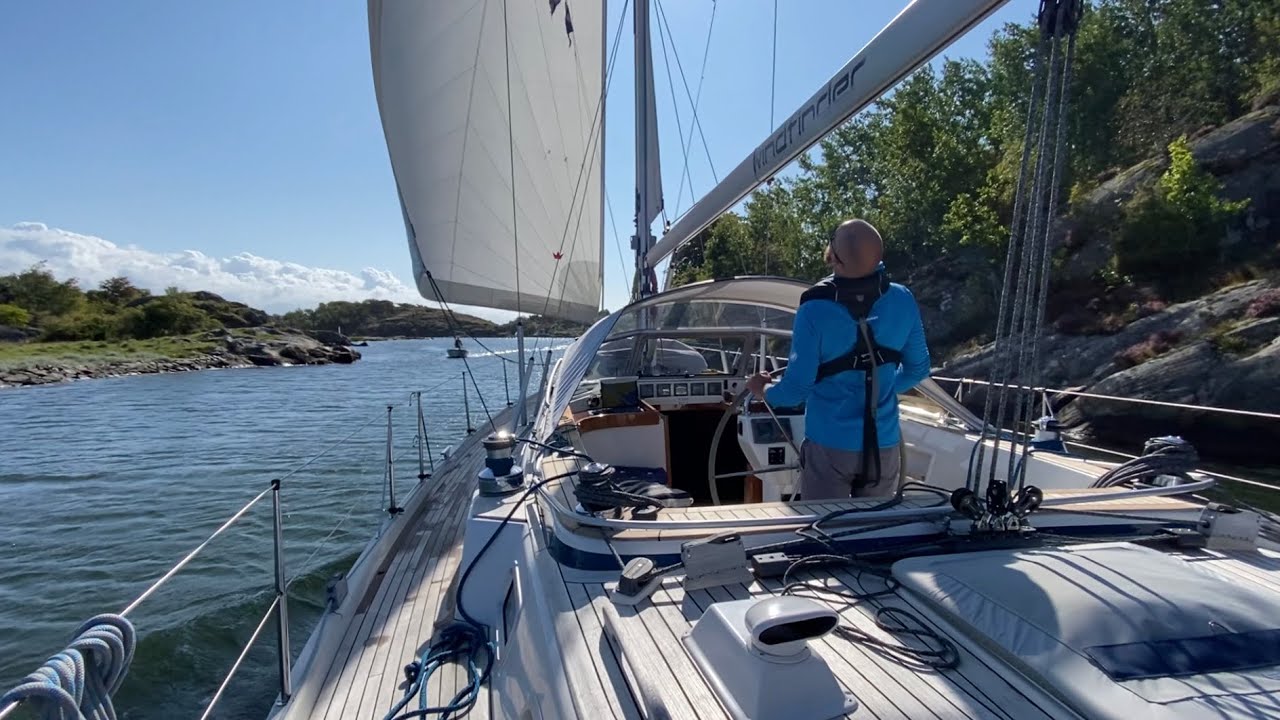 Hallberg-Rassy 43 sailing from Marstrand to H&ouml;n&ouml;
