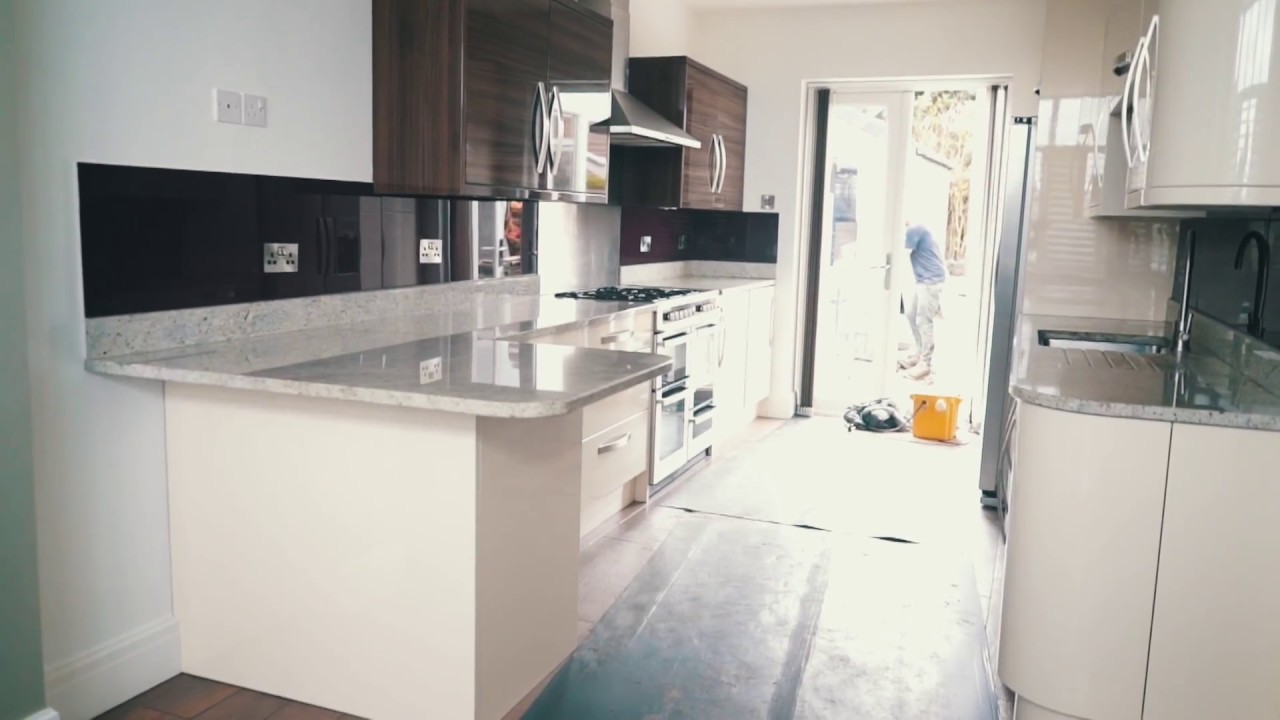 Stunning High Gloss Cream Kitchen With Appliances, Granite Work Surfaces