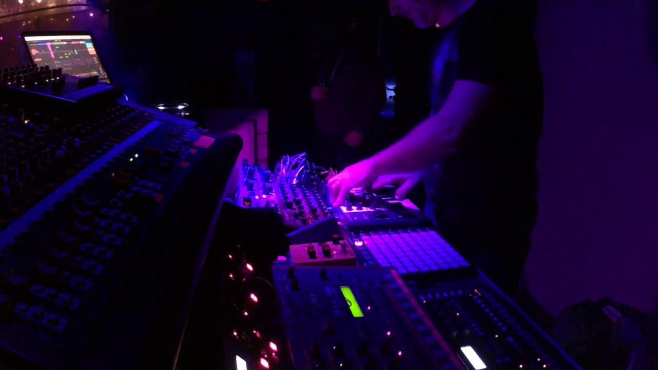 DiidoO Techno Live set @KøNTäCT#4