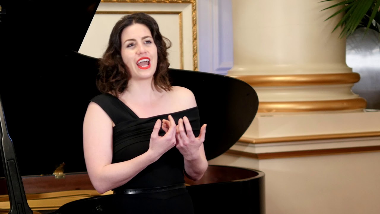 Jacquelyn Stucker sings 'Deh vieni, non tardar' from Le nozze di Figaro