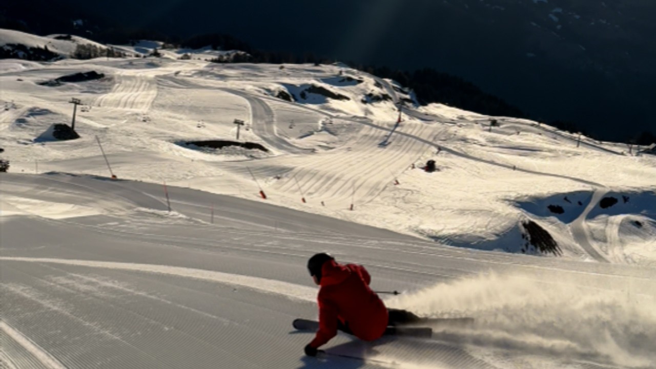 This Is What Real Carving Looks Like | Swiss Alps 4K