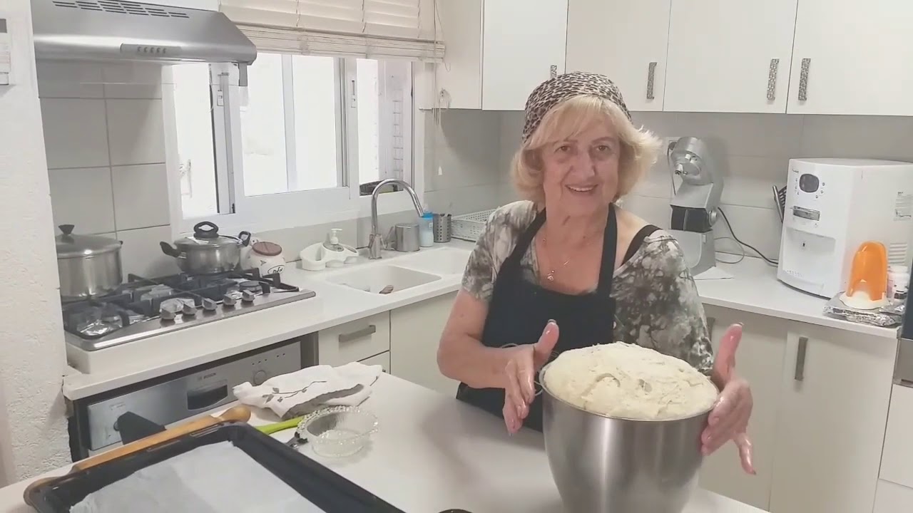 מתכון להכנת חלות ולחמניות לשבת מבית אליס מלכה מאמתכון