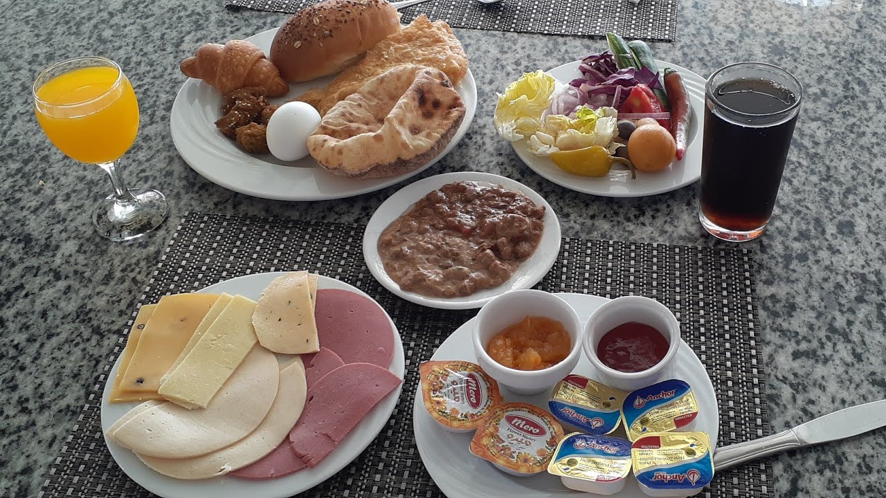 بوفية الفطار  فندق الباتروس بلاس شرم الشيخBreakfast buffet at Albatros Palace Sharm El-Sheikh hotel