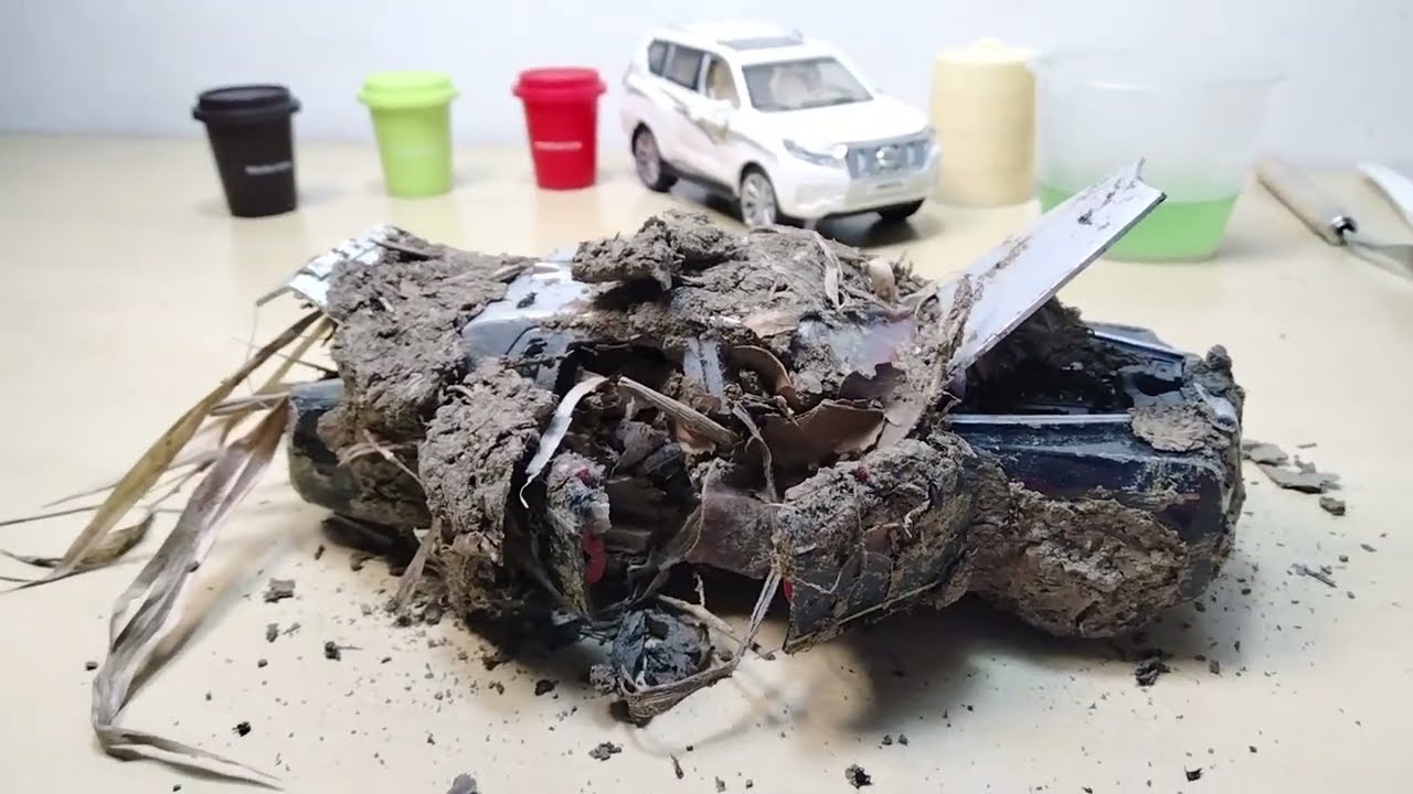 Menemukan Diecast Rolls Royce Yang Penuh Tanah, Membersihkan Dan Mencucinya Hingga Bersih