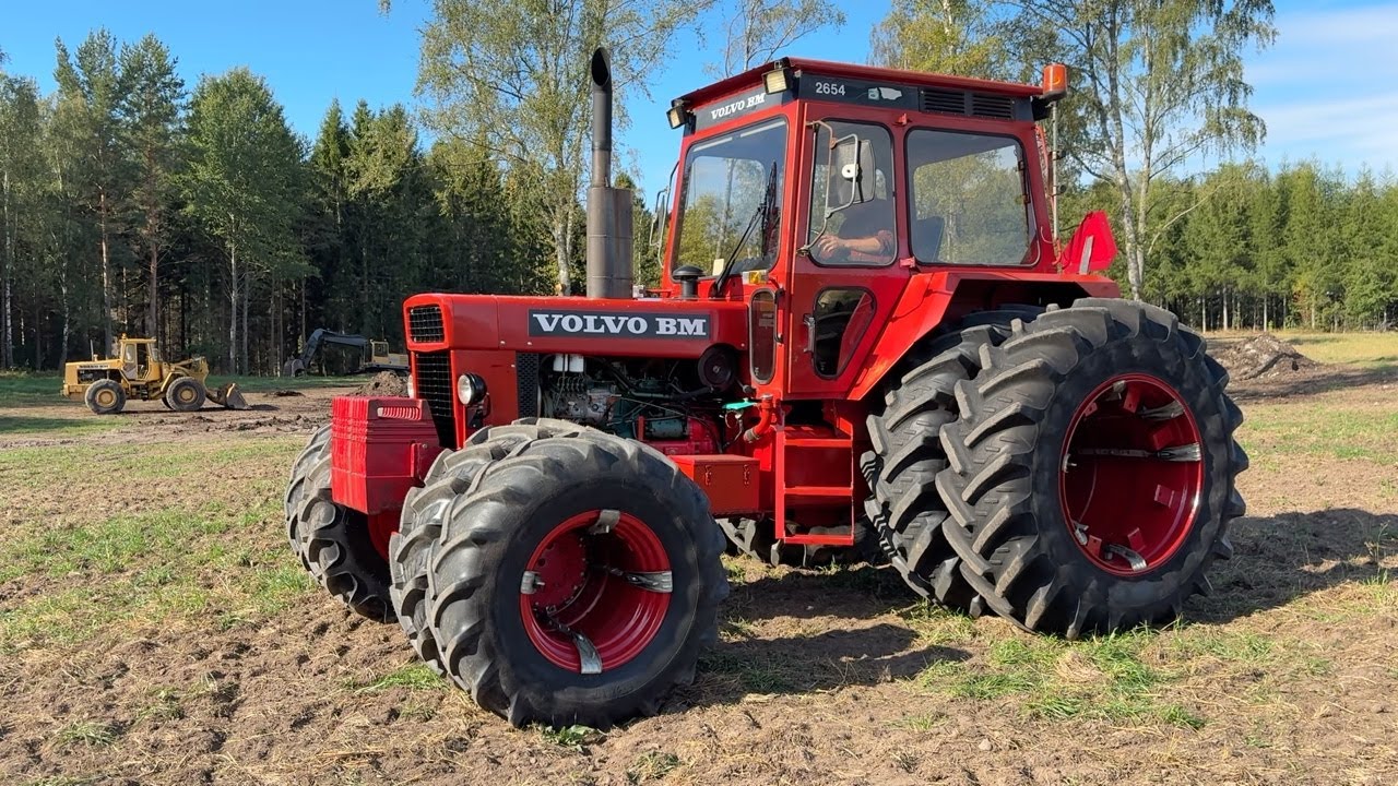 Köp Traktor Volvo BM 2654 med låga timmar & dubbelmontage på Klaravik