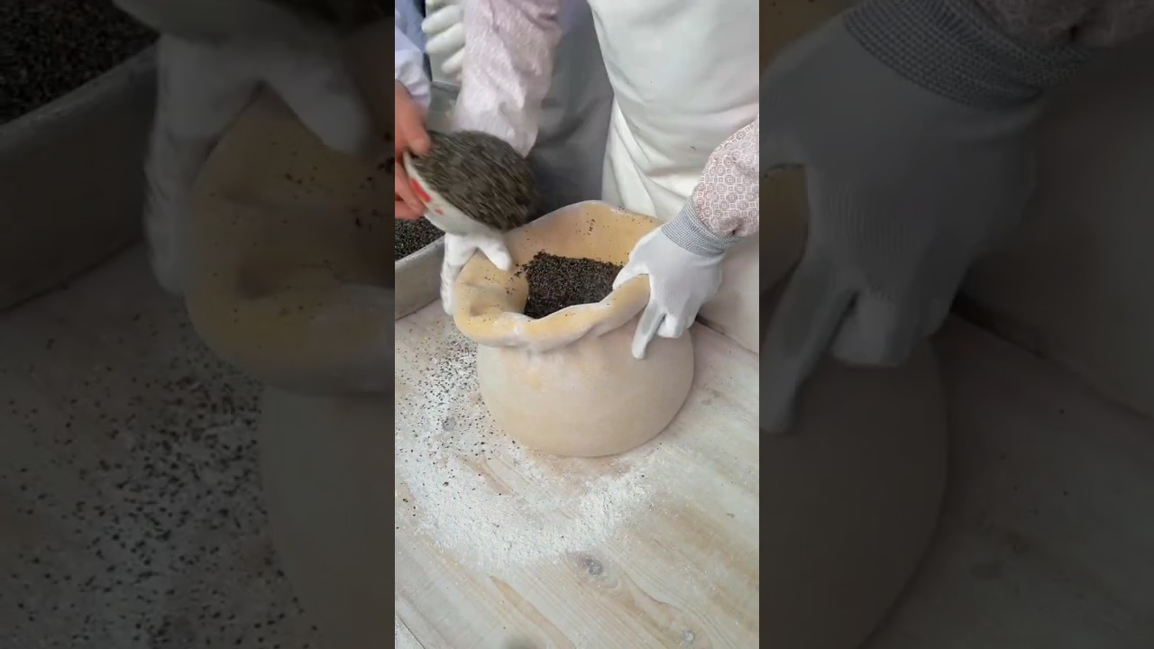 Мак с булочкой. Автор видео: @bopha382  