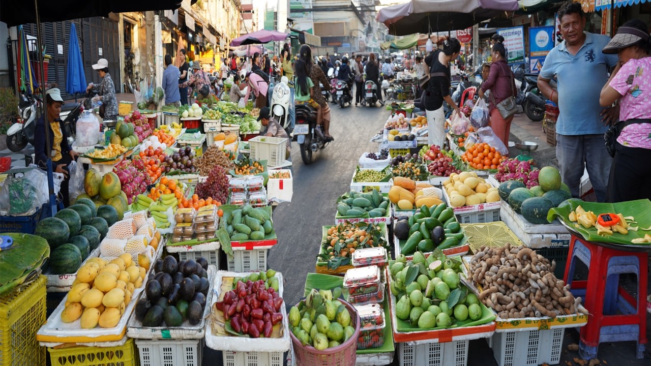 Toul Tumpoung Evening Street Market Tours 2026 – Fresh Fruit, Vegetable & More Food On The Street
