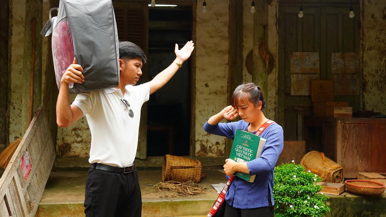 The Kind-Hearted Gangster Helps the Poor Healer Reclaim Her House from the Evil Stepmother.