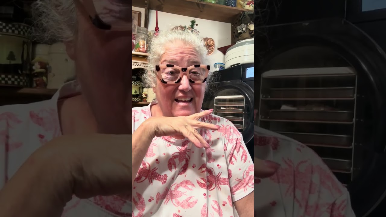 Freeze Dryer episode3 what’s cooking ! #granny #freezedried #harvestright #Preparedness