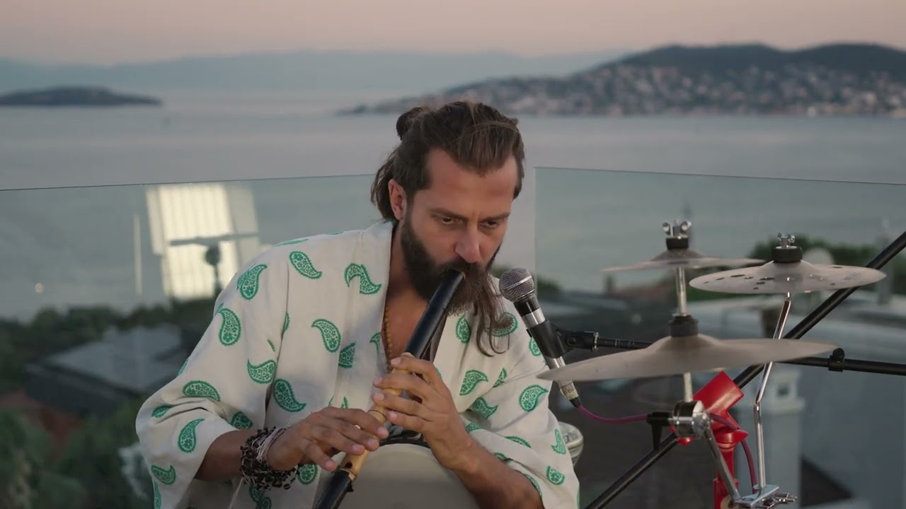 MEHMET TAYLAN  &  ALİ KARTALSUNA  -  TERRACE SUNSET LIVE  VOL.1
