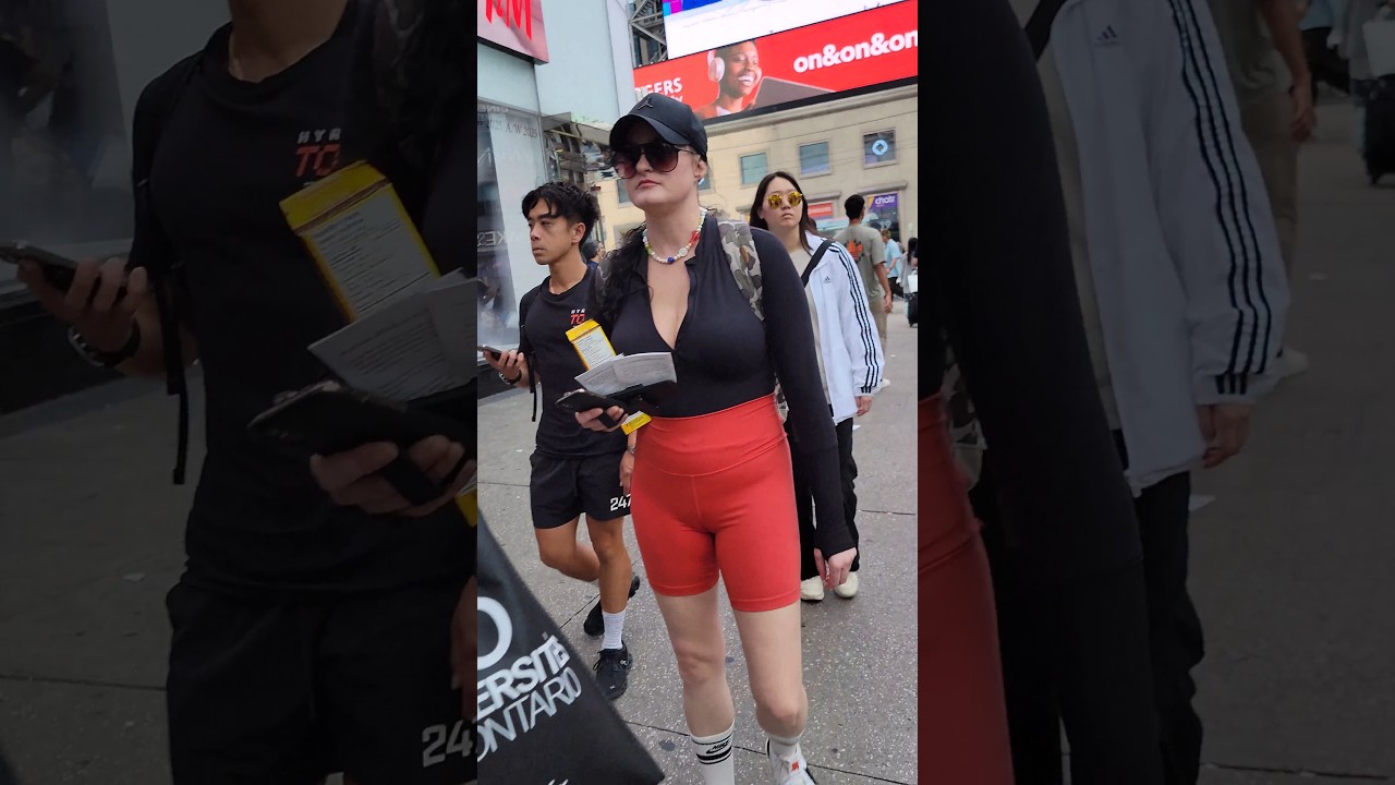 TORONTO / YONGE STREET 