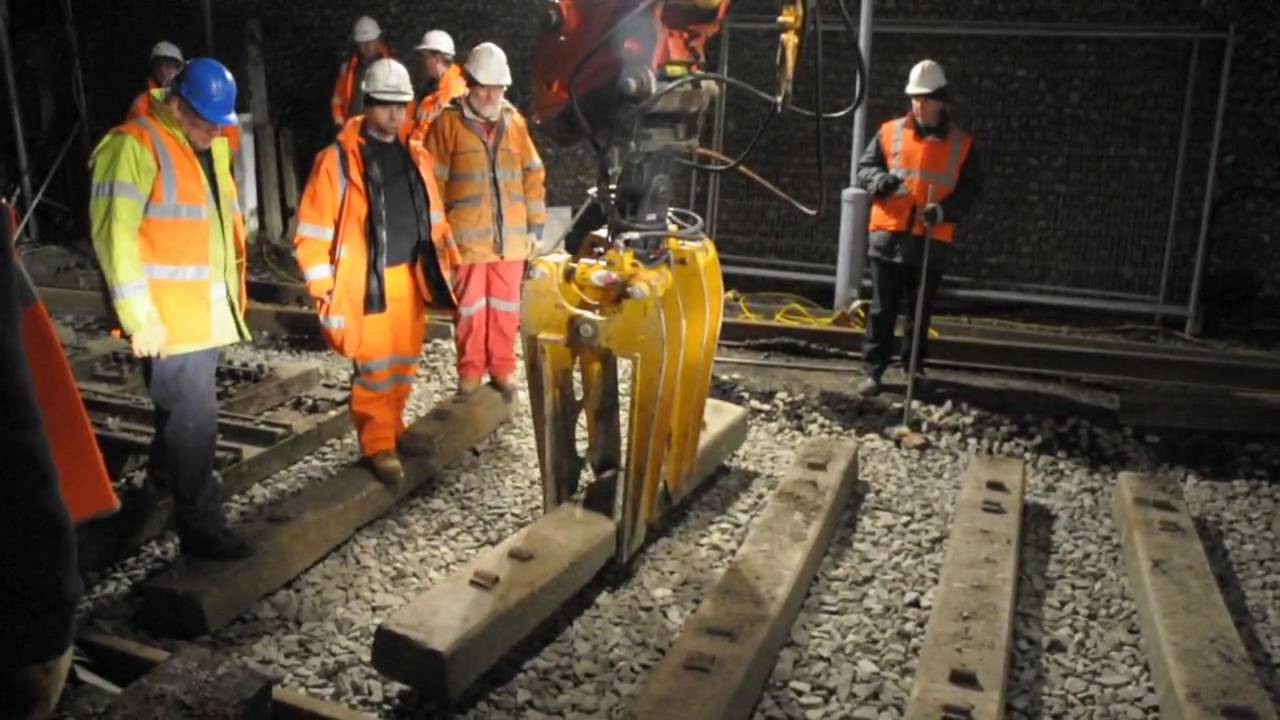 Sheringham Level Crossing: A Rebuilt Railway! (HD)