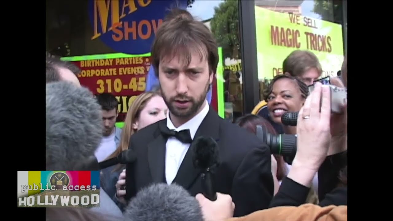 TOM GREEN ARRIVES FOR THE RAZZIE AWARDS IN SANTA MONICA (2002)