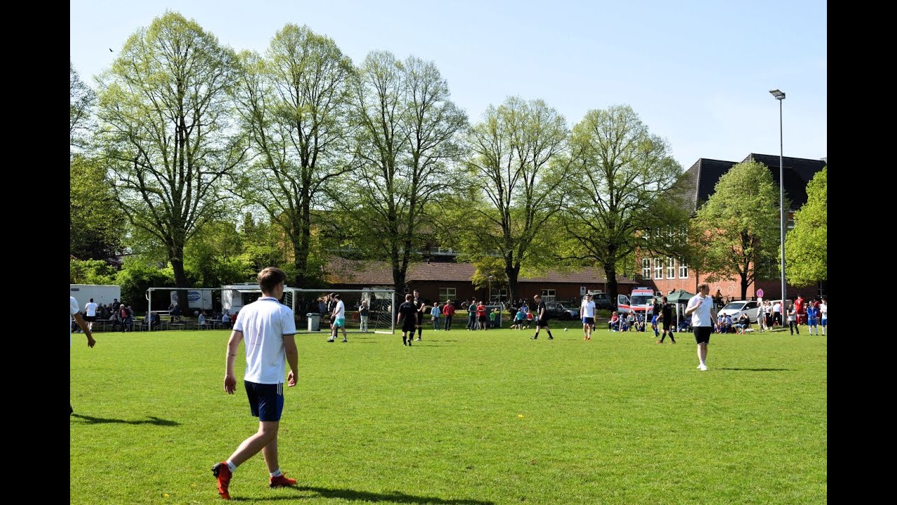 Betriebs-Fußballturnier am 1. Mai in Nortorf - tolles Wetter und beste Stimmung