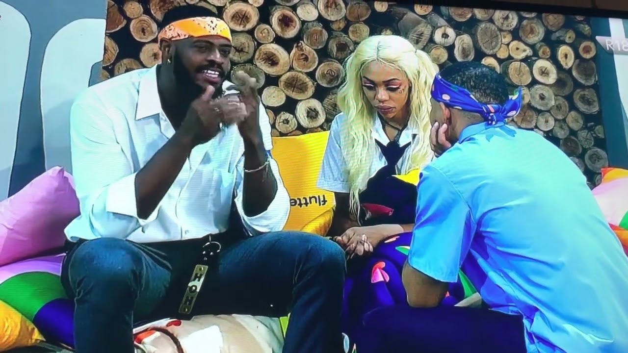 Yemi, Khosi , Blue and Thabang have a conversation