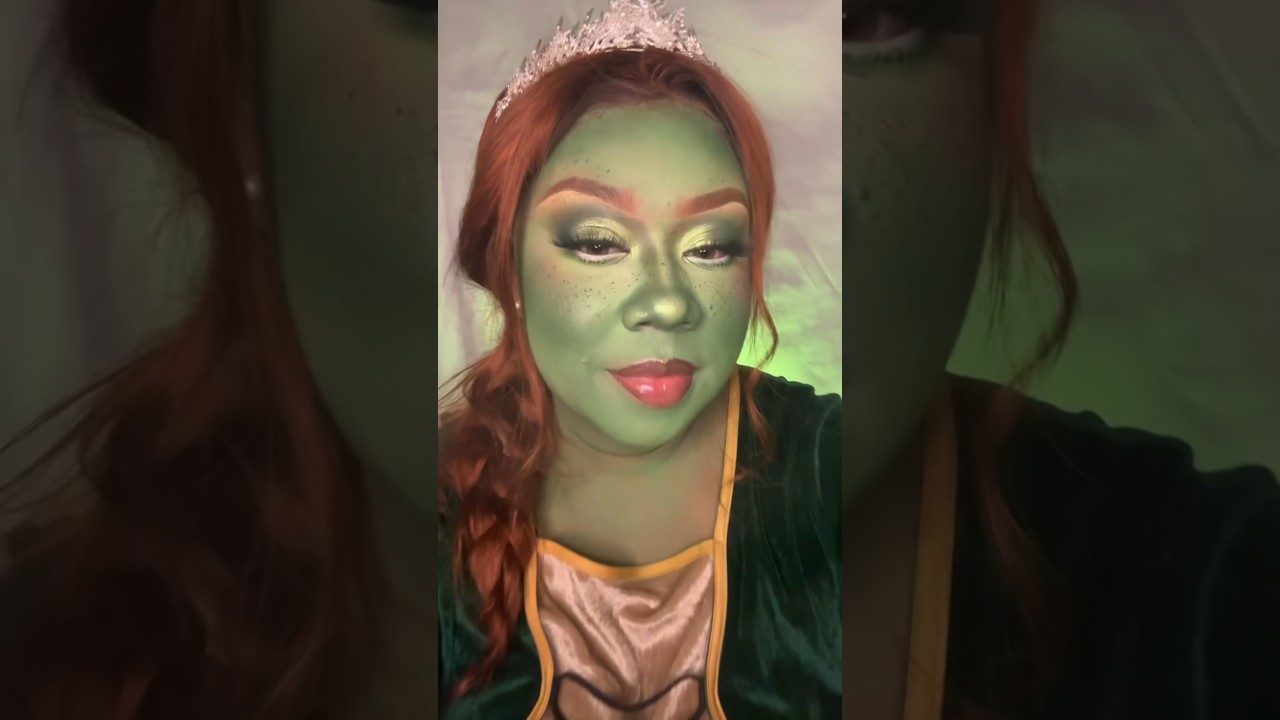 Princess Fiona Halloween Makeup Transition 👑💚