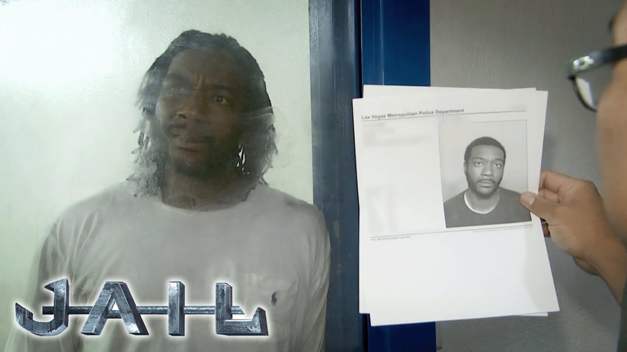 Vegas Officers Outsmart Mystery Man | JAIL TV Show