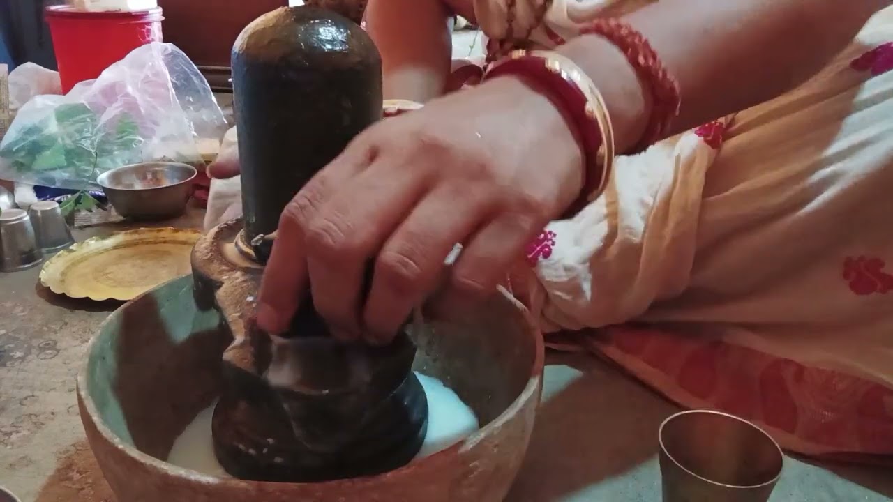শ্রাবণ মাসের সোমবার শিব পূজা