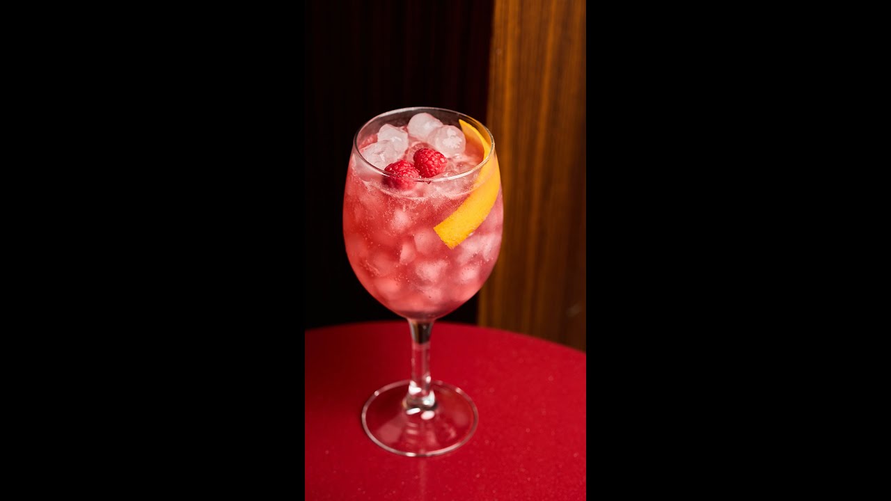 Gin tonic con ginebra Bombay Sapphire Bramble