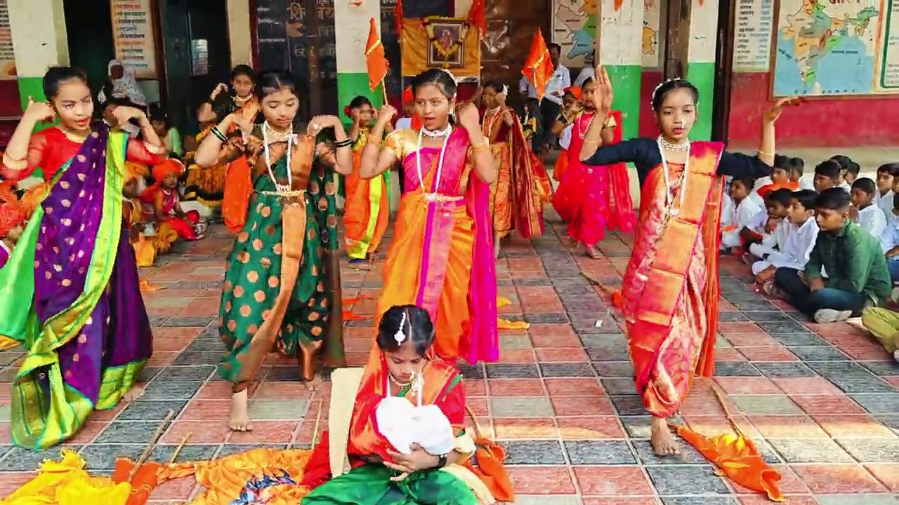 झुलवा पाळणा पाळणा बाळ शिवाजीचा.. गीत सादर करताना शिवकन्या❤️🚩