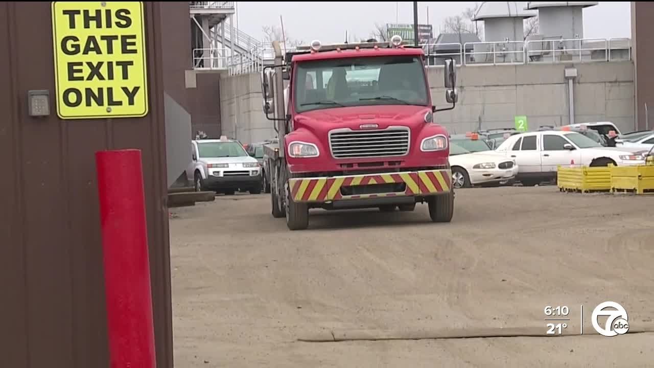 Tenants of Jefferson Apartments complain about cars being towed