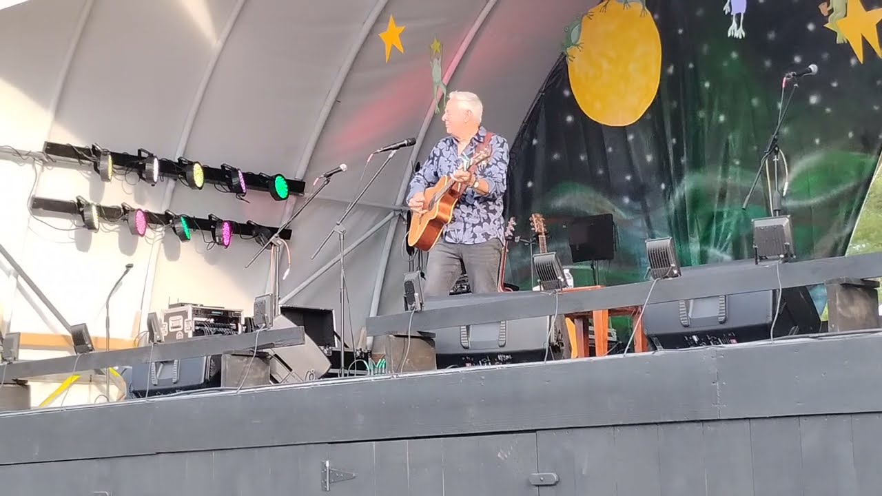 Tommy Emmanuel - Deep River Blues  (Ossipee Valley Festival)