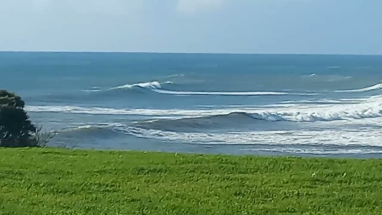 surfs up in town