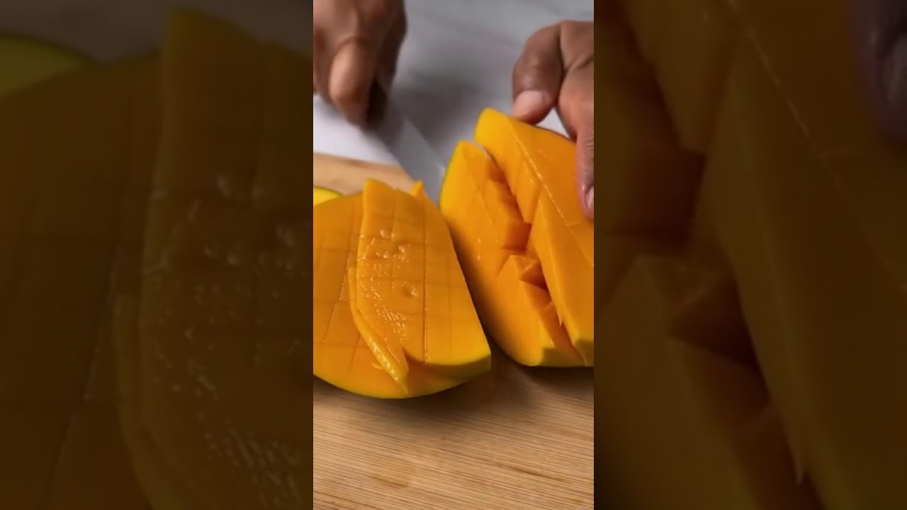 Satisfying Mango Cutting ASMR 🥭✨ #asmr #fruit #cuttingasmr #food #cozyasmr