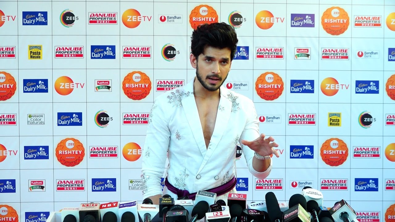 Paras Kalnawat Looking Handsome At Zee Rishtey Awards | Zee Rishtey Awards |  Kundali Bhagya