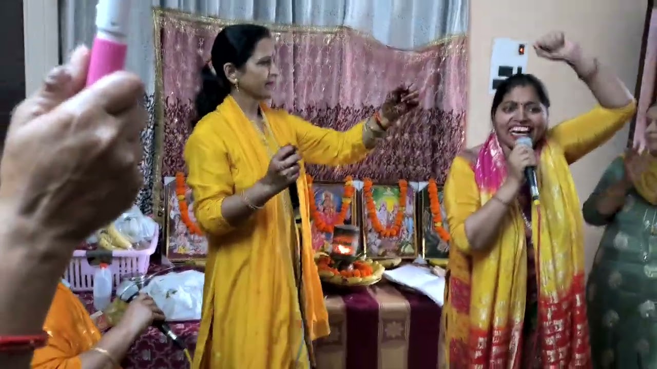 गुरु मंडली की धूम💕सकिर्तन 💃शर्मा परिवार मिलाप नगर मानव चौक में☎9992275674