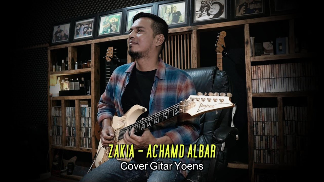 Zakia-Achmad Albar Instrument Gitar