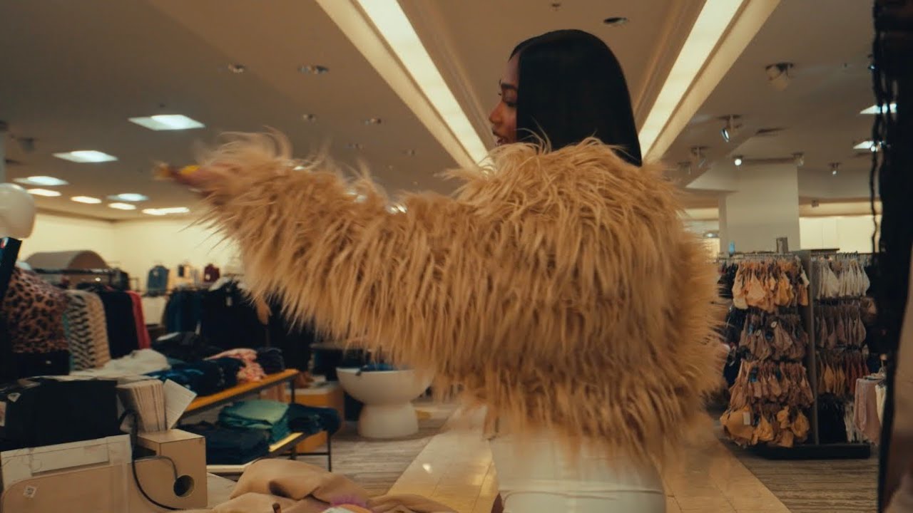 AUJ - Walk Em Down ( Official Music Video) Dir by @raeannturner
